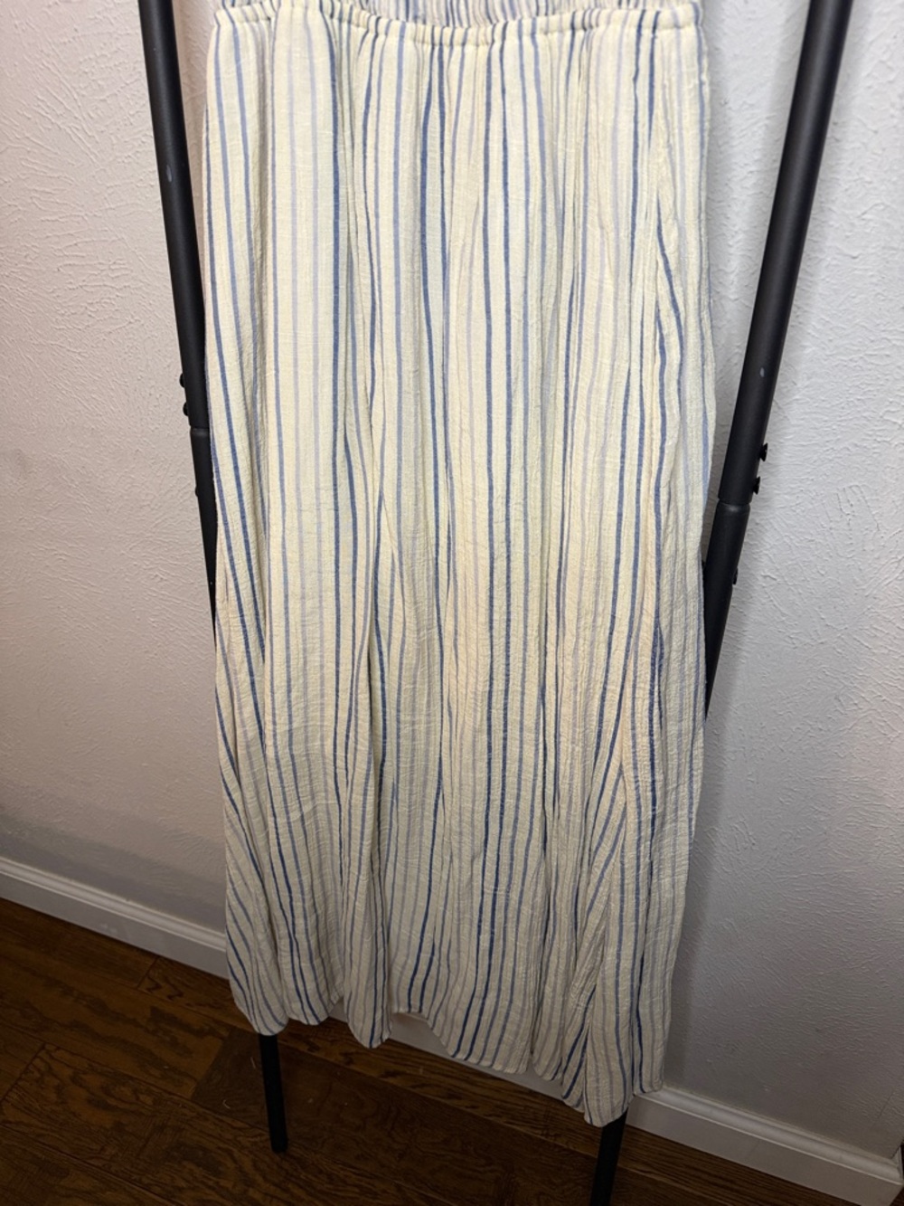 Indigo Rose Blue & White Striped Smocked Puff Sleeve Midi Dress Size Small - Picture 3 of 4